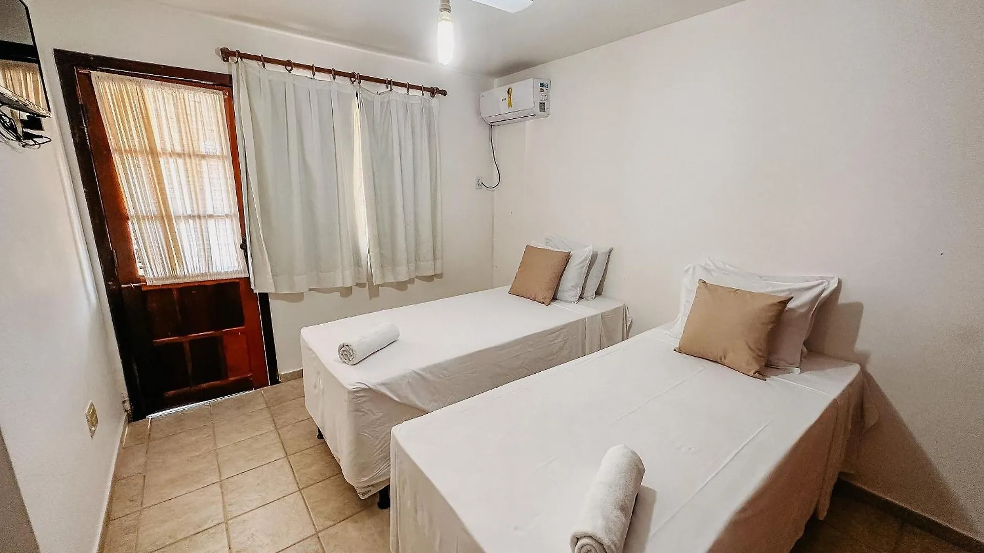 Taperapua Beachfront Suites: Axe Moi's Private BBQ & Pool Retreat Porto Seguro Brazil