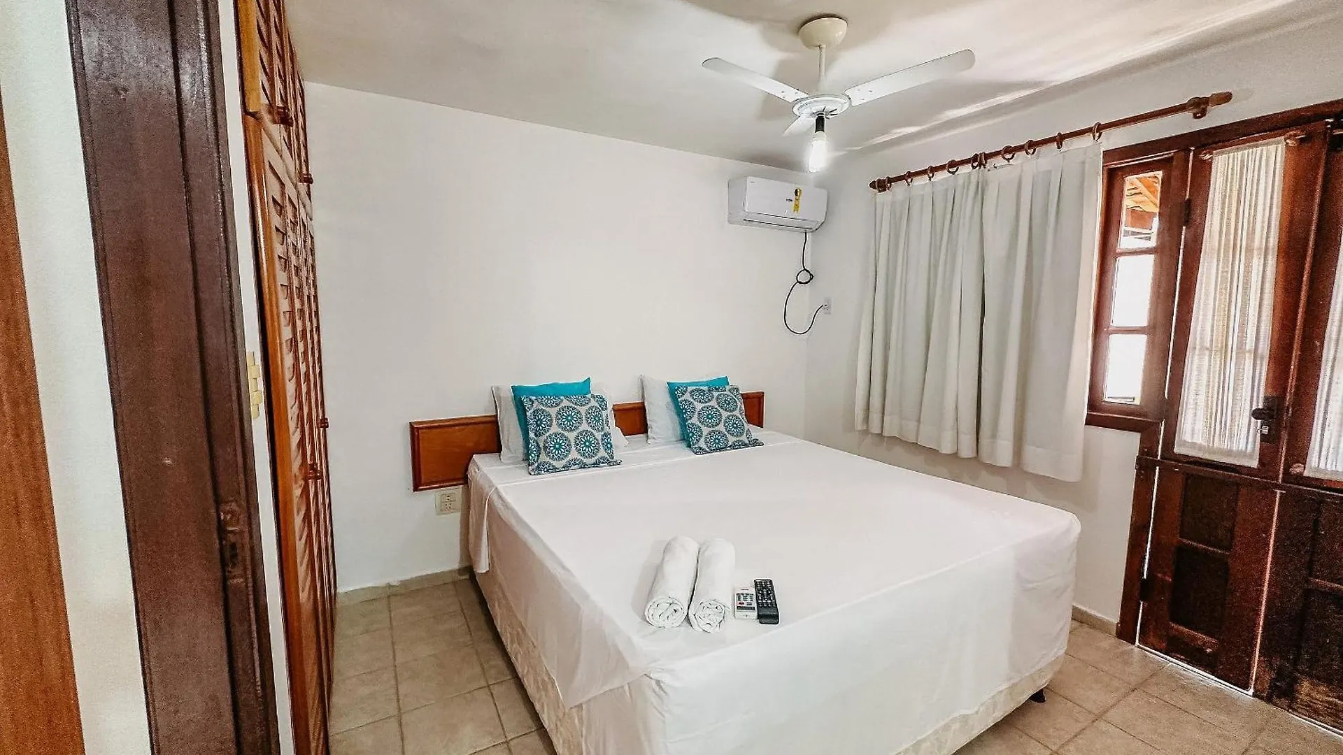 Taperapua Beachfront Suites: Axe Moi's Private BBQ & Pool Retreat Porto Seguro Holiday home