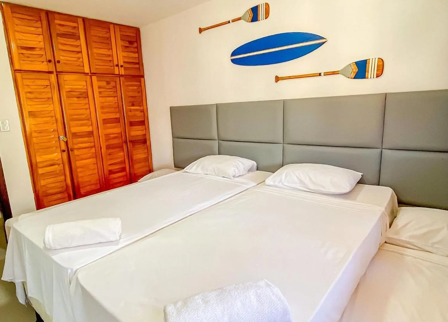 Taperapua Beachfront Suites: Axe Moi's Private BBQ & Pool Retreat Porto Seguro Holiday home