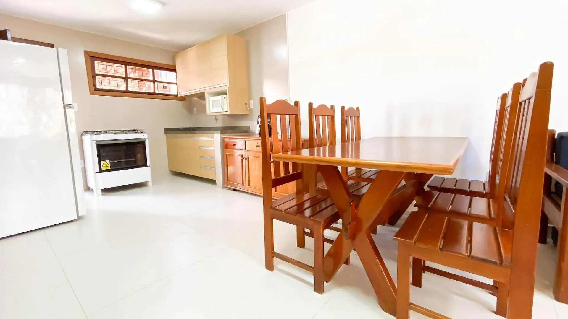 Taperapua Beachfront Suites: Axe Moi's Private BBQ & Pool Retreat Porto Seguro Holiday home