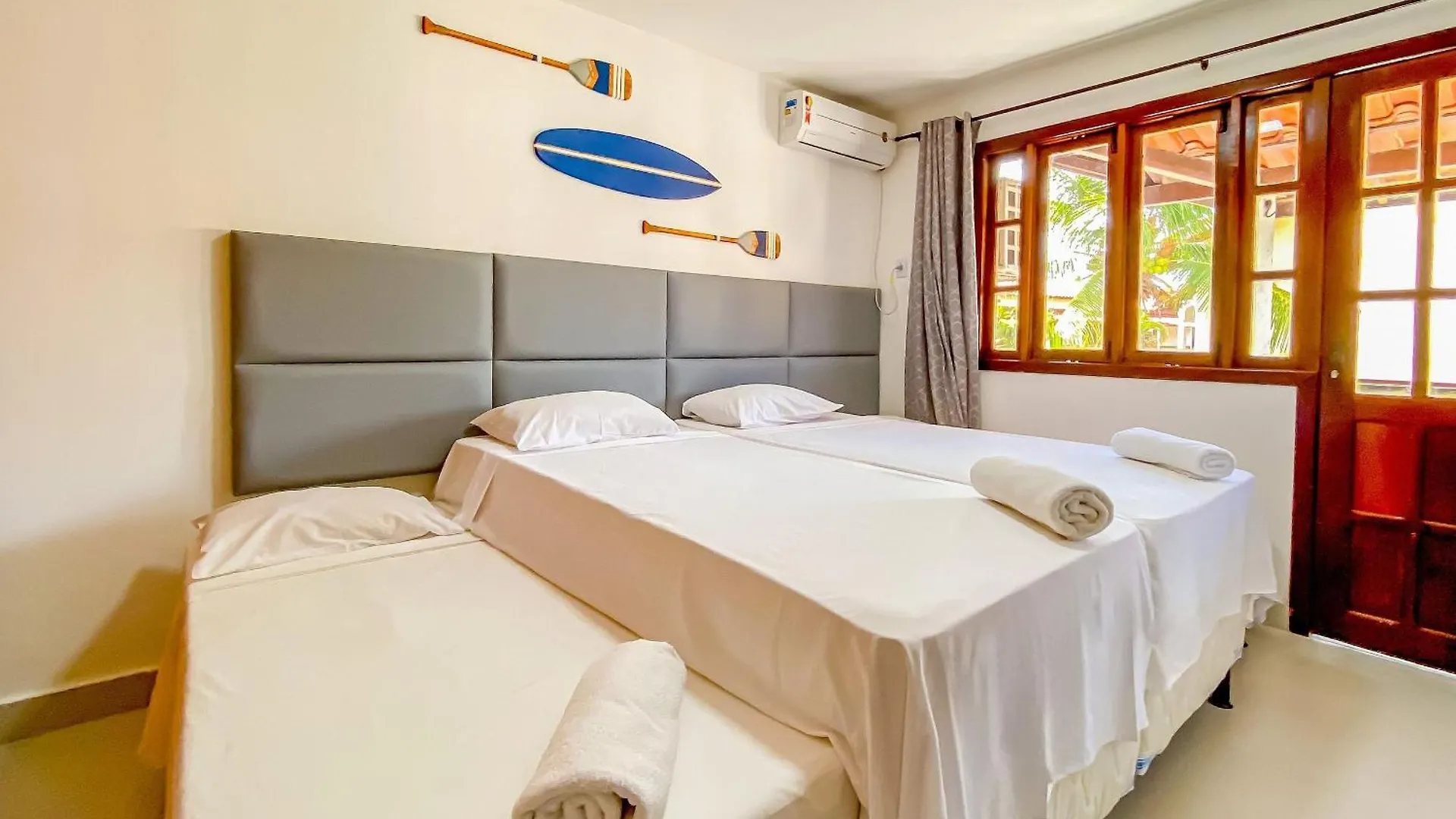 Taperapua Beachfront Suites: Axe Moi's Private BBQ & Pool Retreat Porto Seguro Holiday home