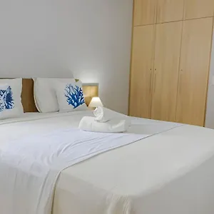 500m De Taperapuan; 2 Quartos; Wifi 300mbs; 2 Pavimento; Churrasqueira; Chuveirao; Estacionamento Gratuito 1 Carro Porto Seguro