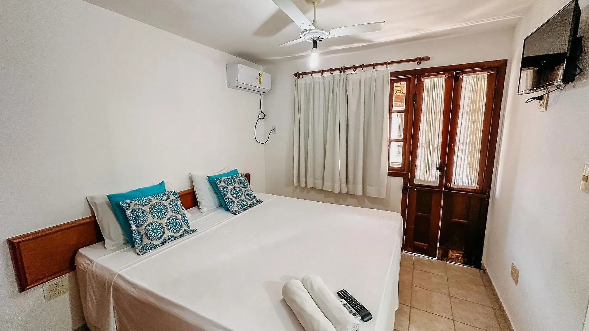 Taperapua Beachfront Suites: Axe Moi's Private BBQ & Pool Retreat Porto Seguro Holiday home