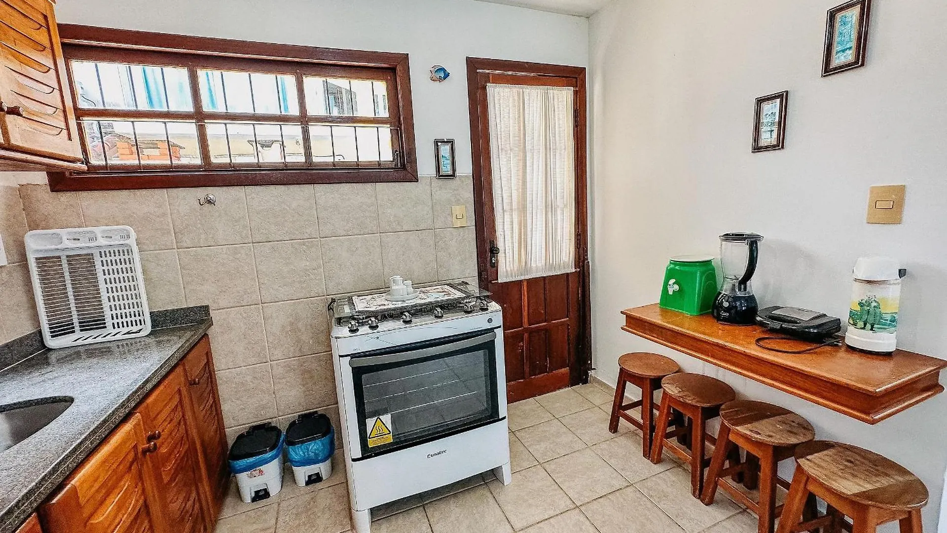 Taperapua Beachfront Suites: Axe Moi's Private BBQ & Pool Retreat Porto Seguro Brazil