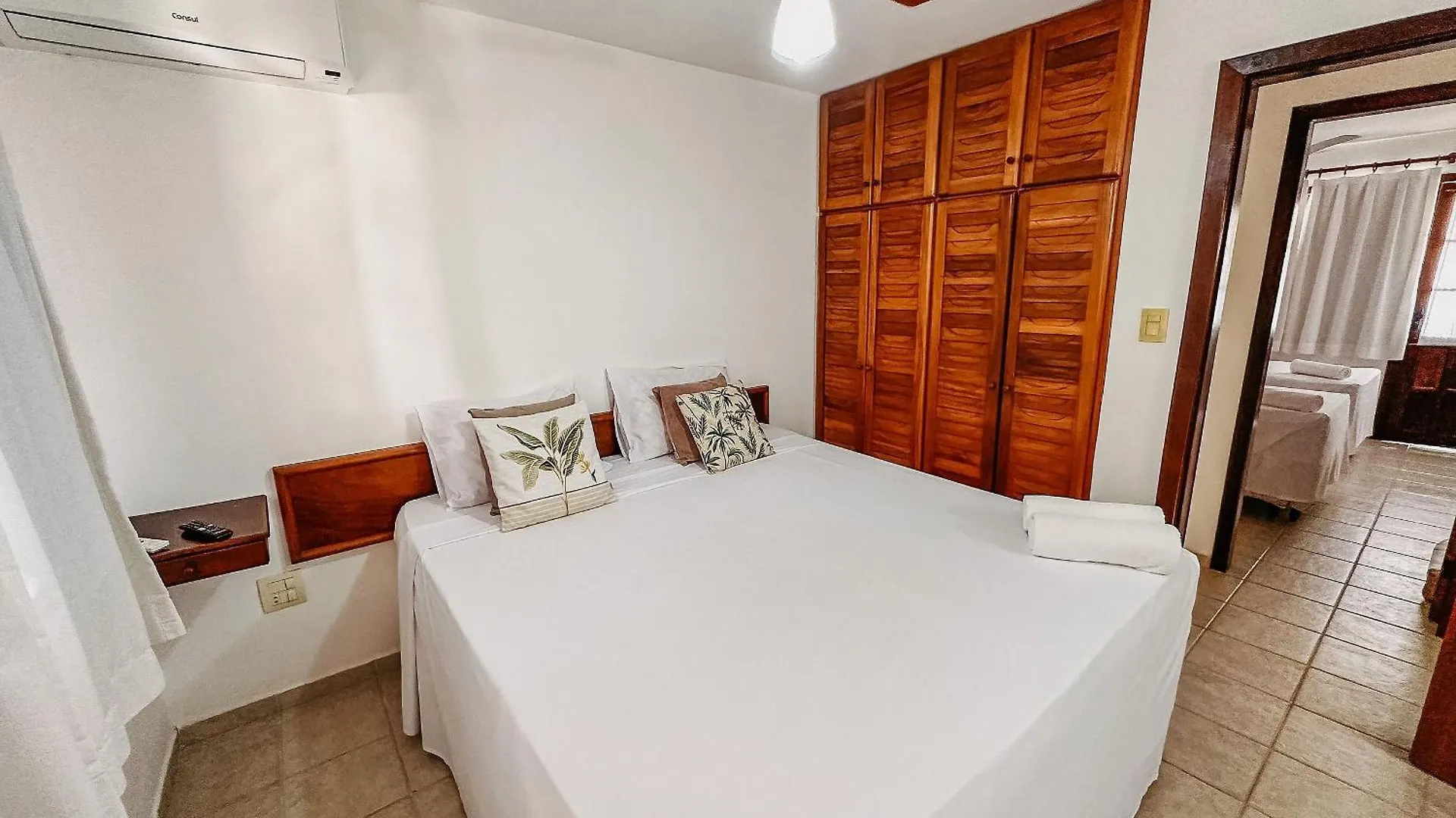 Taperapua Beachfront Suites: Axe Moi's Private BBQ & Pool Retreat Porto Seguro 0*,