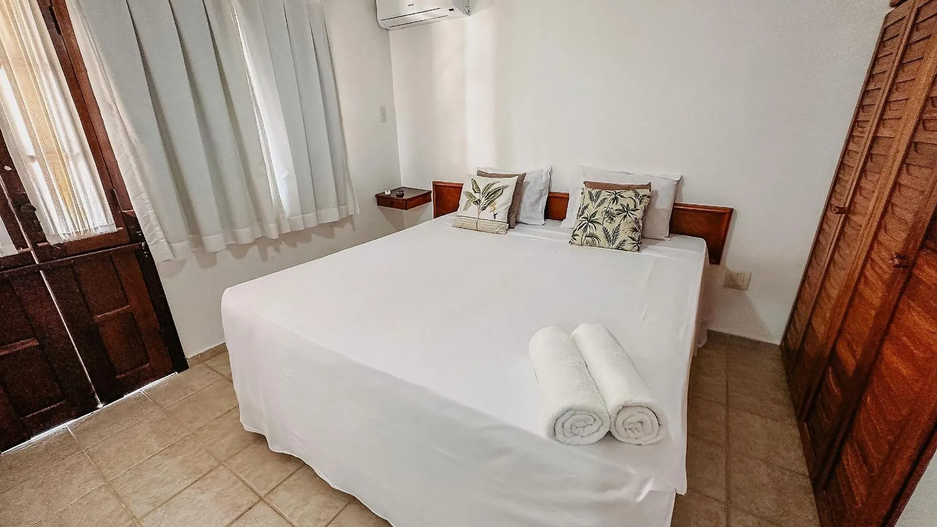 Holiday home Taperapua Beachfront Suites: Axe Moi's Private BBQ & Pool Retreat Porto Seguro