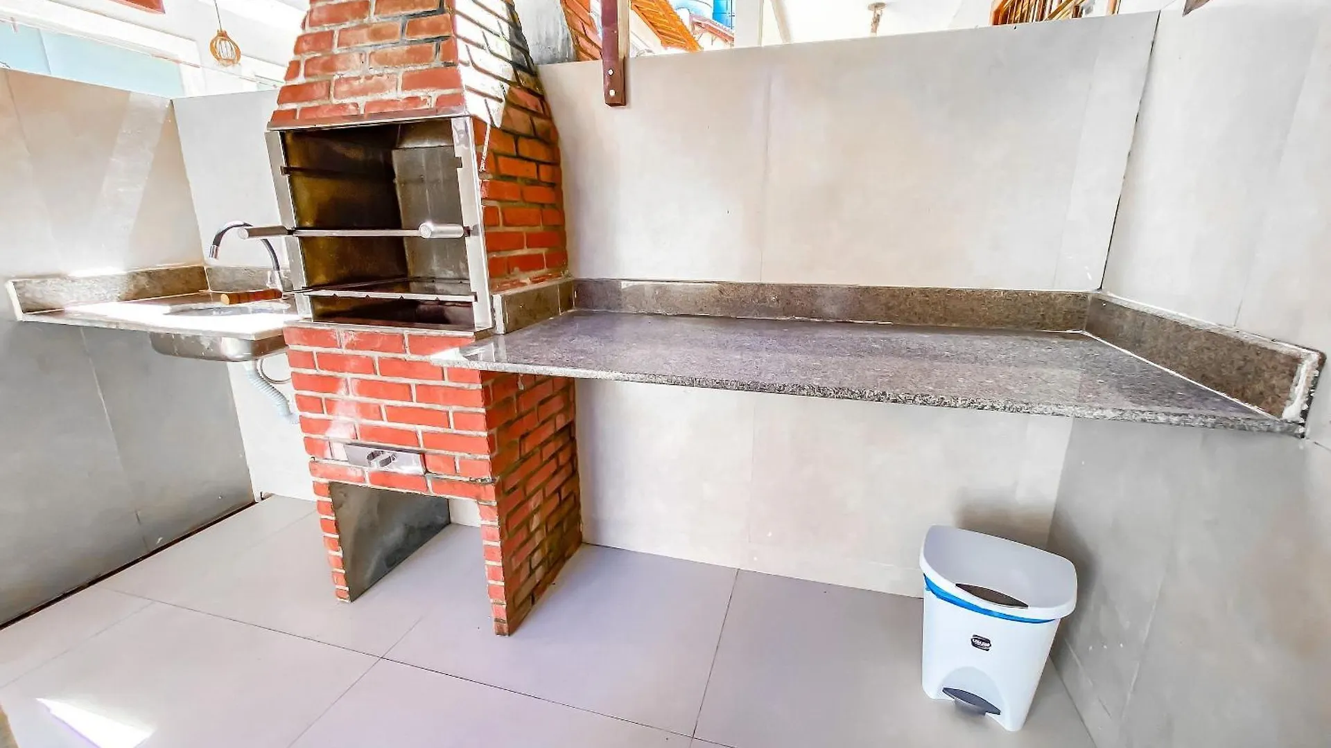 Taperapua Beachfront Suites: Axe Moi's Private BBQ & Pool Retreat Porto Seguro